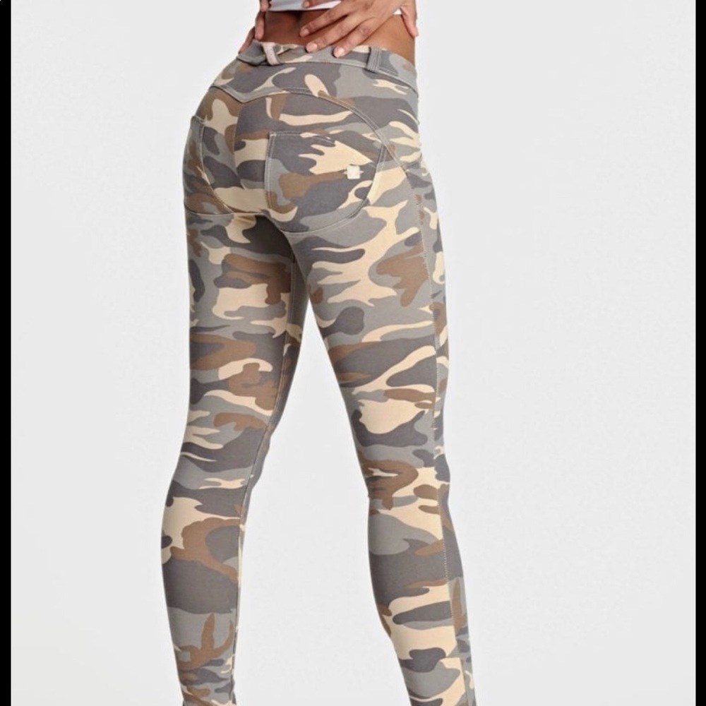 Camo Freddy WRUP pants brand new with tag (Large)